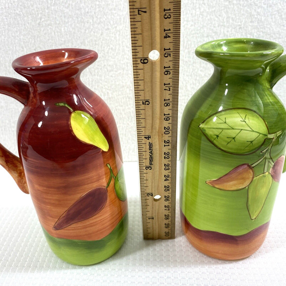 Vinegar & Oil Cruet Set Ceramic Chili Peppers Home Decor Handle Spout - Picture 11 of 12
